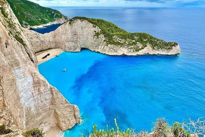 zakynthos-top-sights-morning-tour-shipwreck-and-blue-caves