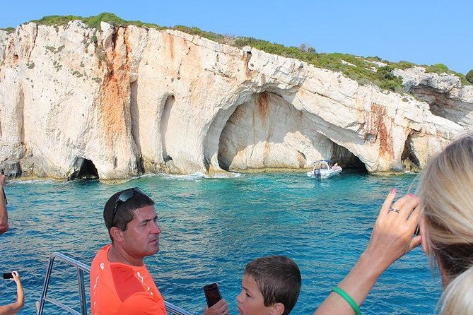 zante-cruise-to-blue-caves-shipwreck-beach-photo-stop