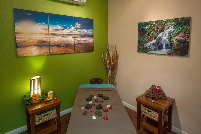 60-minute-lomi-lomi-massage
