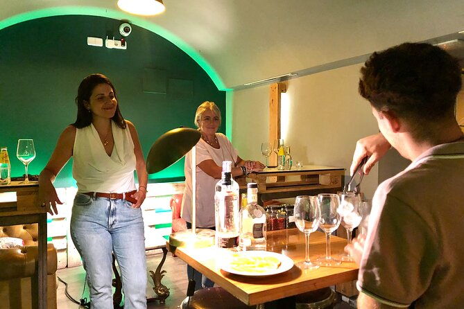 1-hour-gin-tonics-guided-workshop-with-special-view-in-madrid