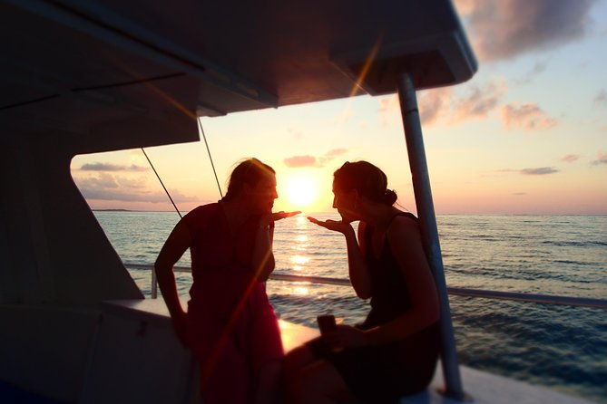 2-hour-champagne-sunset-cruise-from-grace-bay-providenciales-adult-only