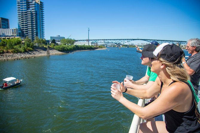 2-hour-lunch-cruise-on-willamette-river