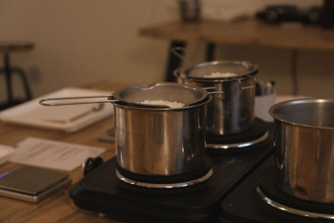 2-hour-soy-candles-workshop-in-prague