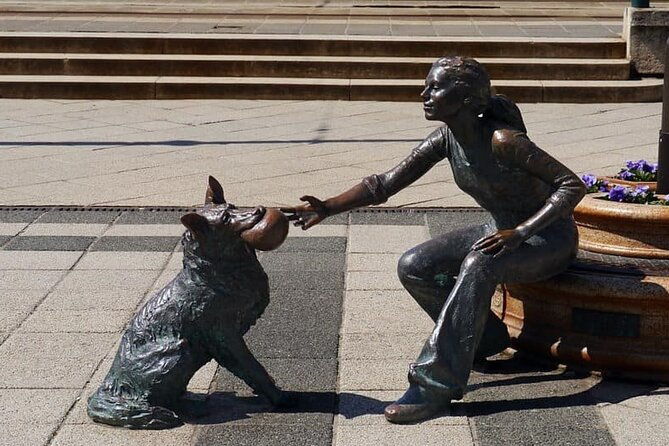 20-dog-statues-in-budapest-a-unique-tour