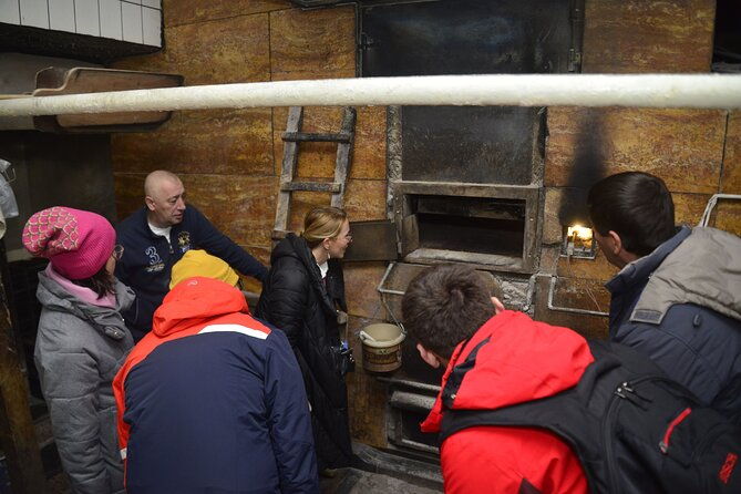 4-hour-sightseeing-walking-tour-with-food-tastings-and-craft-experience