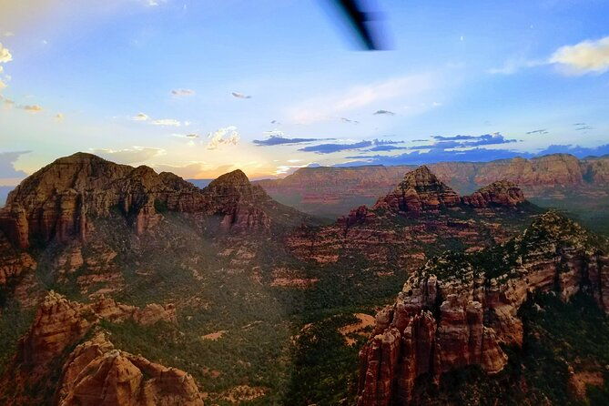 45-mile-epic-heli-tour-through-canyons-viewing-ancient-ruinsmore-2