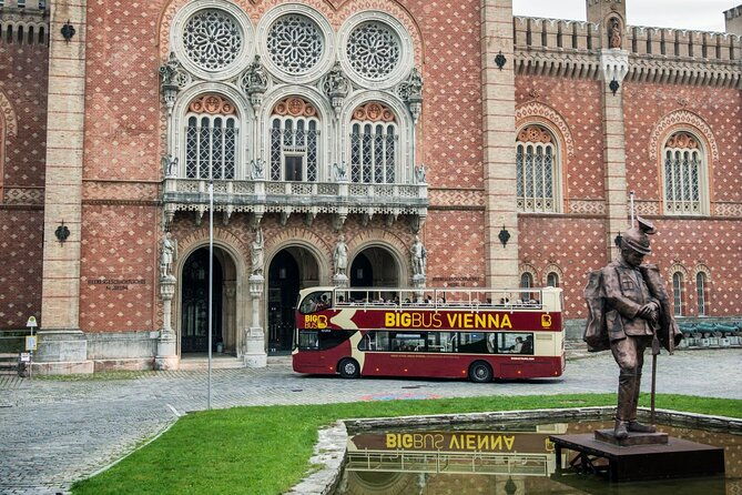 48-hour-hop-on-hop-off-with-guided-walking-tour-and-river-cruise