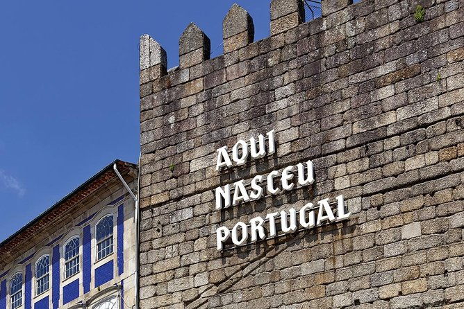 6-day-north-portugal-tour-porto-braga-fatima-coimbra-guimaraes-aveiro-and-batalha-from-lisbon