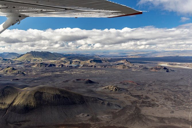 airplane-sightseeing-flight-over-laki-craters-and-highland