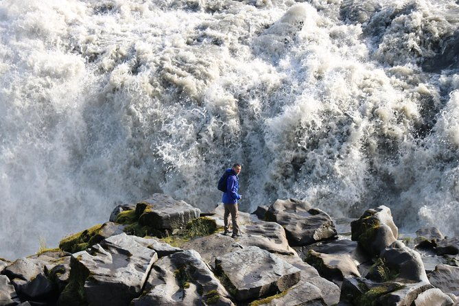 akureyri-north-iceland-waterfalls-and-nature-baths-small-group-tour
