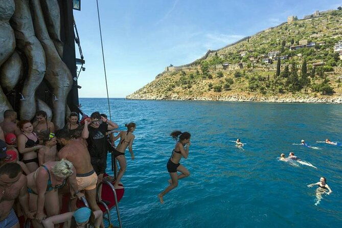 alanya-pirate-boat-trip-with-unlimited-drinks-lunch