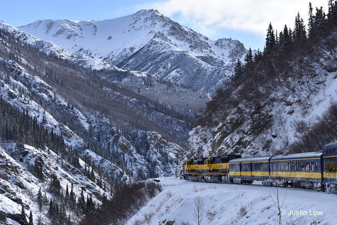 alaska-railroad-aurora-winter-anchorage-to-fairbanks-one-way