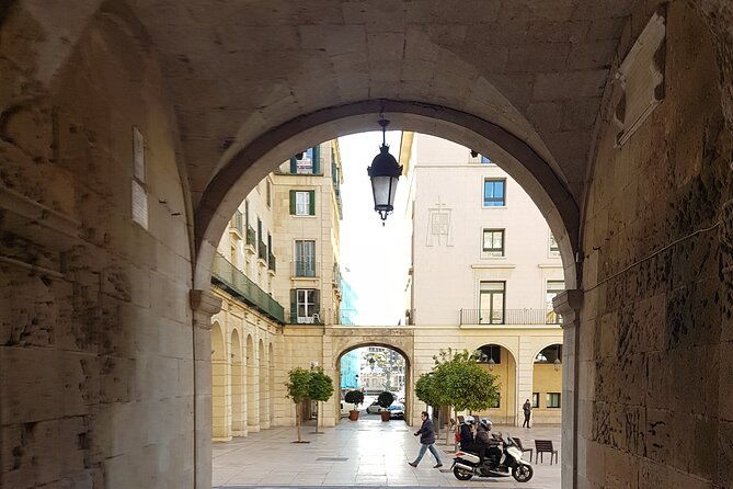 alicante-elche-transport-guide-and-monuments