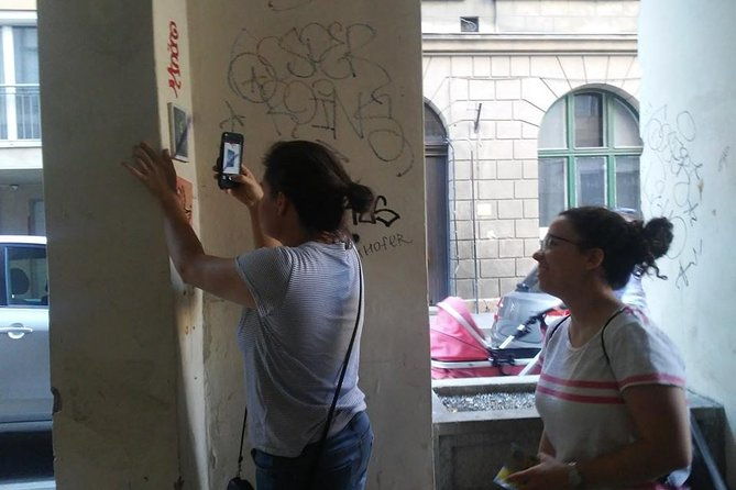 alternative-street-art-walking-tour-of-budapest
