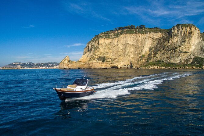 amalfi-coast-full-day-private-boat-tour-cabinrestroom-on-board-2