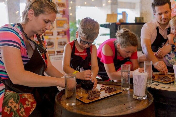 amazing-colombian-chocolate-and-cacao-workshop-in-cartagena