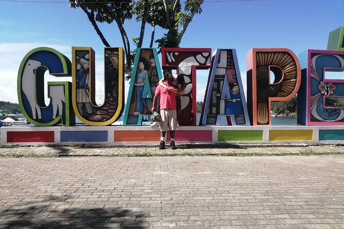amazing-private-guatape-tour-boat-ride-helicopter-rock