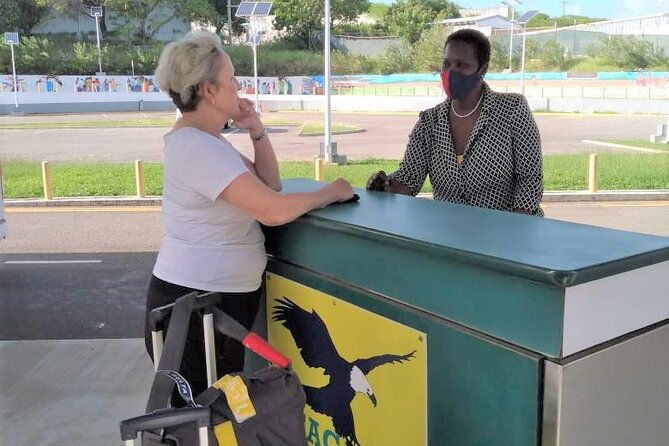 antigua-vip-fast-track-on-arrival-only-and-round-trip-transfer