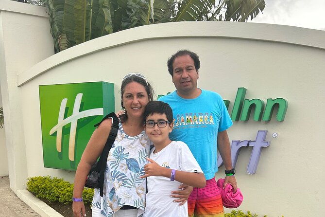 arrive-thrive-vip-roundtrip-airport-transfer-in-montego-bay