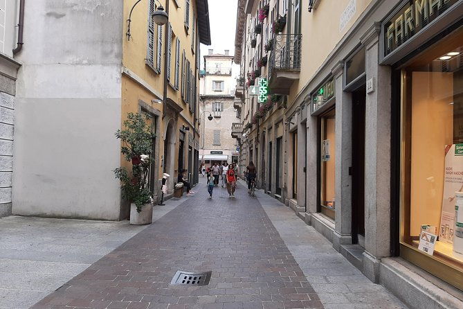 as-city-and-its-history-exclusive-walking-tour-1-h-from-milan
