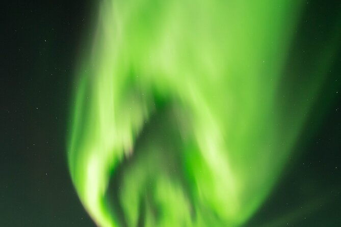 aurora-chasing-tour-with-free-photography-2
