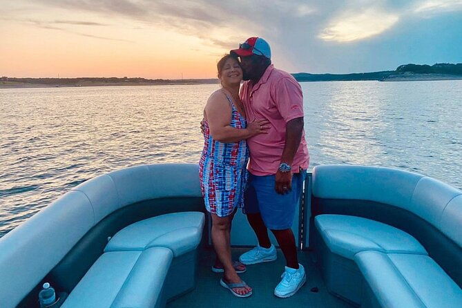 austin-lake-travis-barge-crawl-bar-hopping-tour-by-boat
