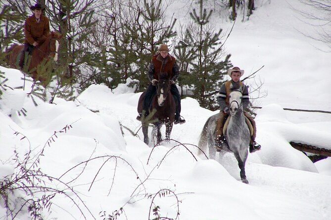 balkan-horse-riding-glozhene-monastery-ride