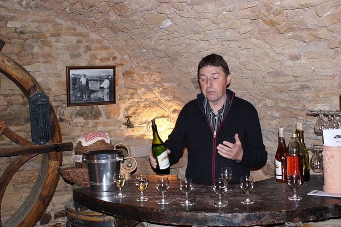 beaujolais-perouges-medieval-town-private-tour-full-day-from-lyon