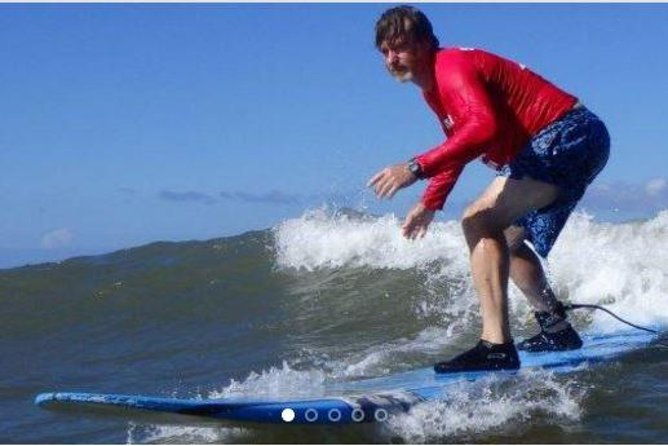 beginner-group-surf-lesson-on-maui-south-shore
