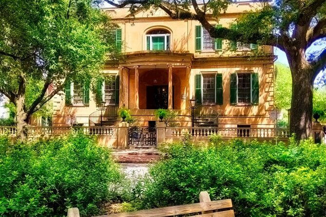 behind-the-plaques-2-hour-historical-walking-tour-in-savannah