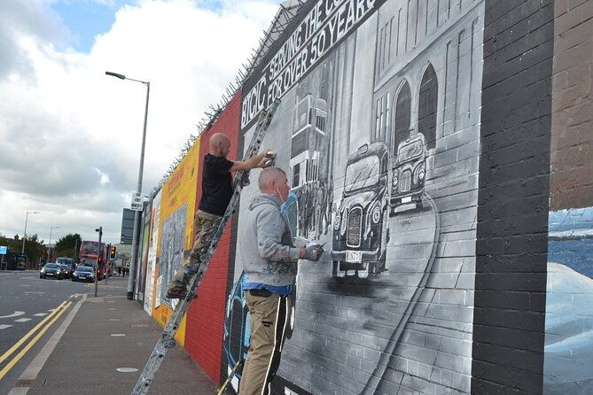 belfast-black-cab-taxi-2hr-private-tour-with-original-guides