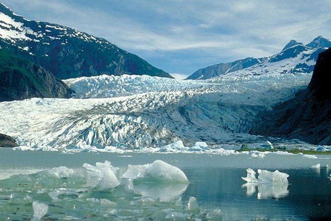 best-of-juneau-mendenhall-glacier-whale-watching-and-salmon-bake