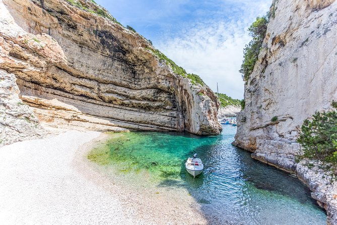 blue-cave-pakleni-islands-private-tour