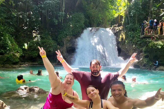blue-hole-and-dunns-river-falls-tour-ocho-rios