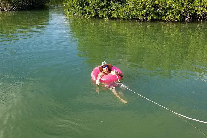 boat-excursion-in-florida-keys-with-snorkeling-equipment