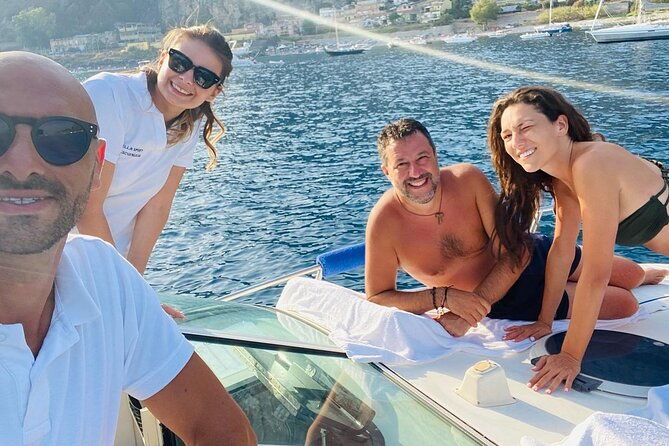 boat-excursions-in-the-bay-of-taormina-and-gardens-on-a-private-basis