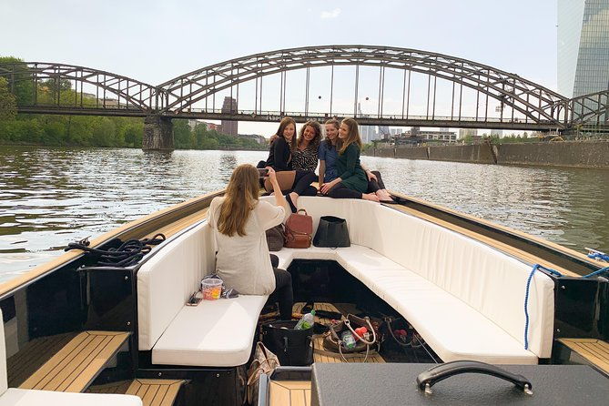 boat-tour-in-frankfurt-for-up-to-12-guests