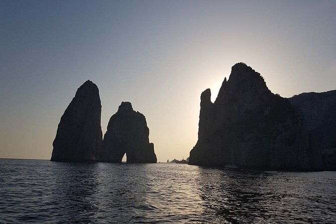 boat-tour-of-capri-tour-classes-2-hours-2