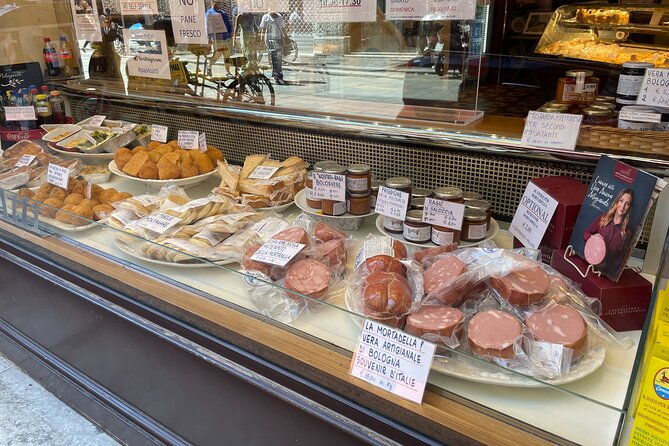 bologna-walking-food-tour-and-highlights-with-a-local-guide
