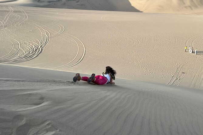 buggy-in-huacachina-at-sunset