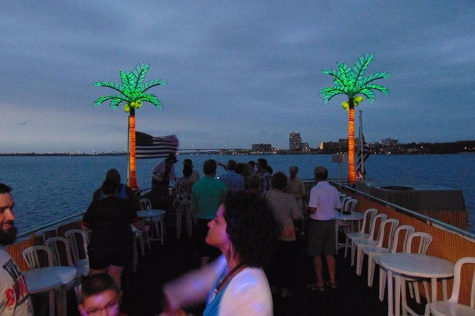calypso-queen-tropical-party-buffet-cruise