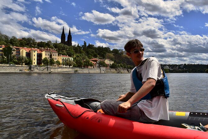 canoe-adventure-tour-through-prague