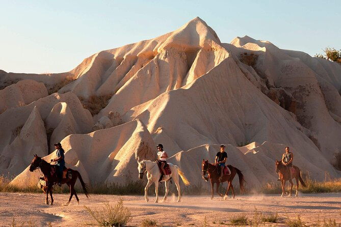 cappadocia-horse-riding-tour-sunset-sunrise-daytime