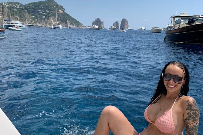 capri-private-all-inclusive-boat-tour-with-city-exploration
