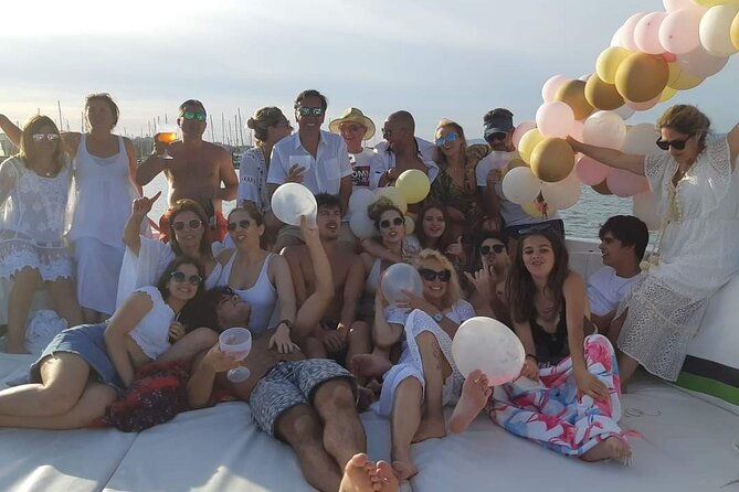 catamaran-private-tour-benagil-marinha-beach-28-pax