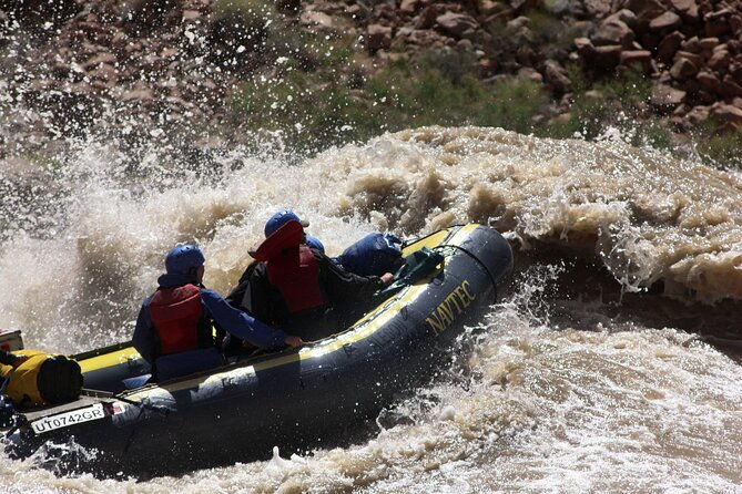 cataract-canyon-rafting-adventure-from-moab