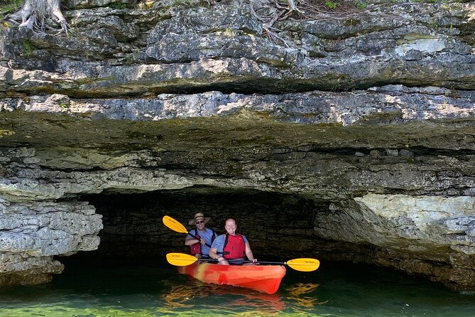 cave-point-kayak-tour-3