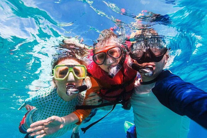 cayman-ultimate-tour-stingrays-starfish-point-and-crystal-caves