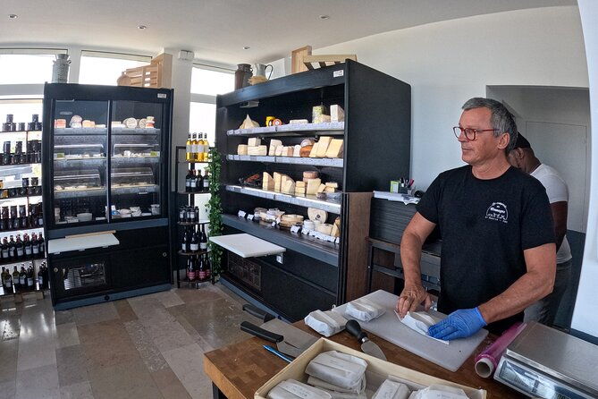 cheese-and-wine-tasting-platter-in-saint-martin
