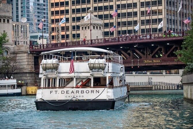chicago-luxury-minibus-city-tour-and-architecture-river-cruise